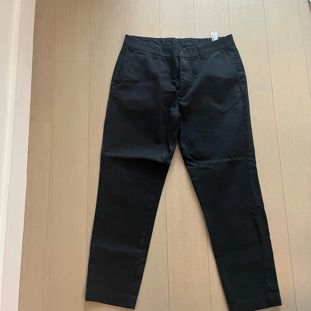Zara Men's Sleek Black Khakis